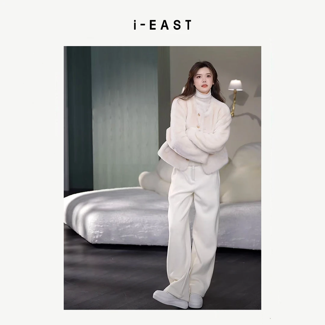 i-EAST 苏黎世早秋~毛茸茸金扣饰毛毛一体外套-4D PC10085