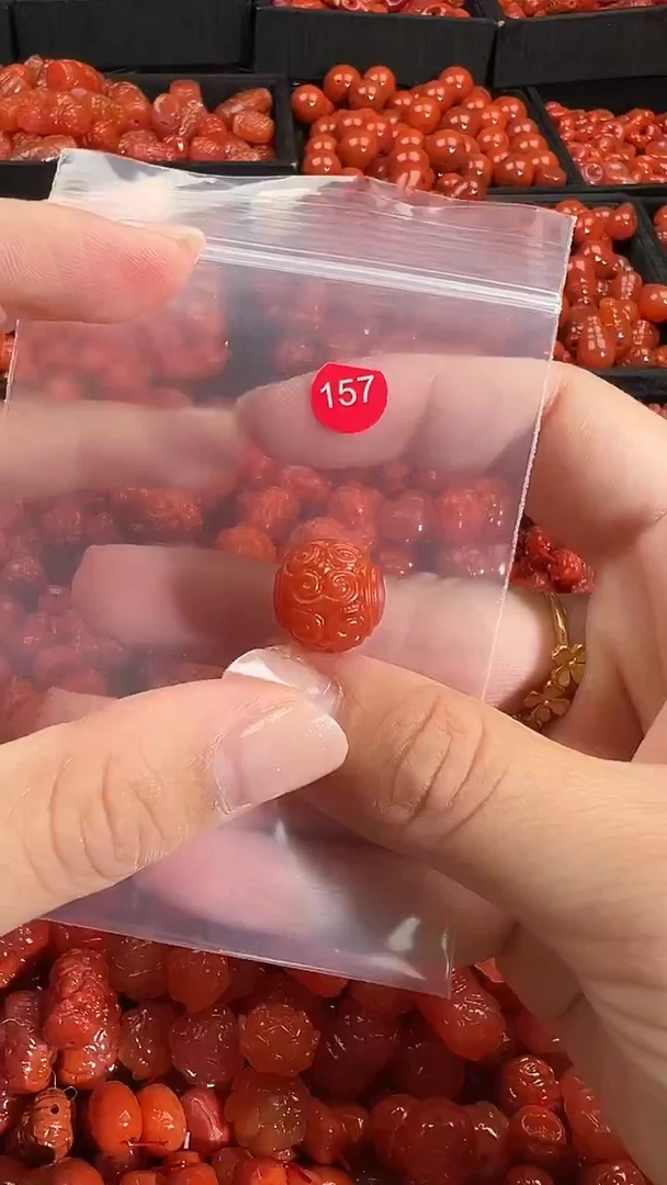 颈饰未镶嵌南红玛瑙1
