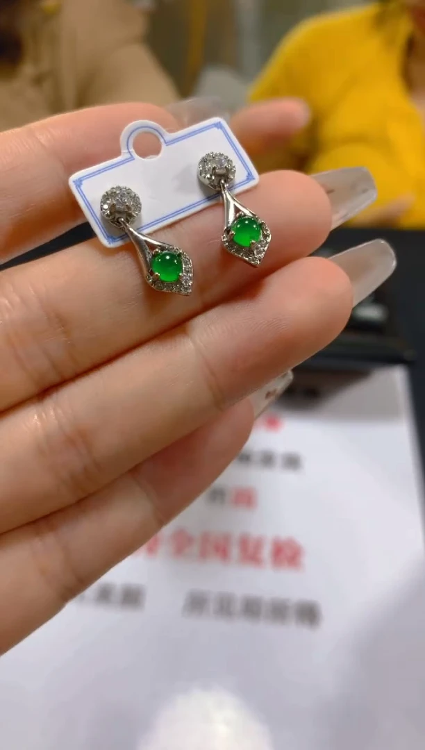 未镶嵌翡翠耳饰多样性发一