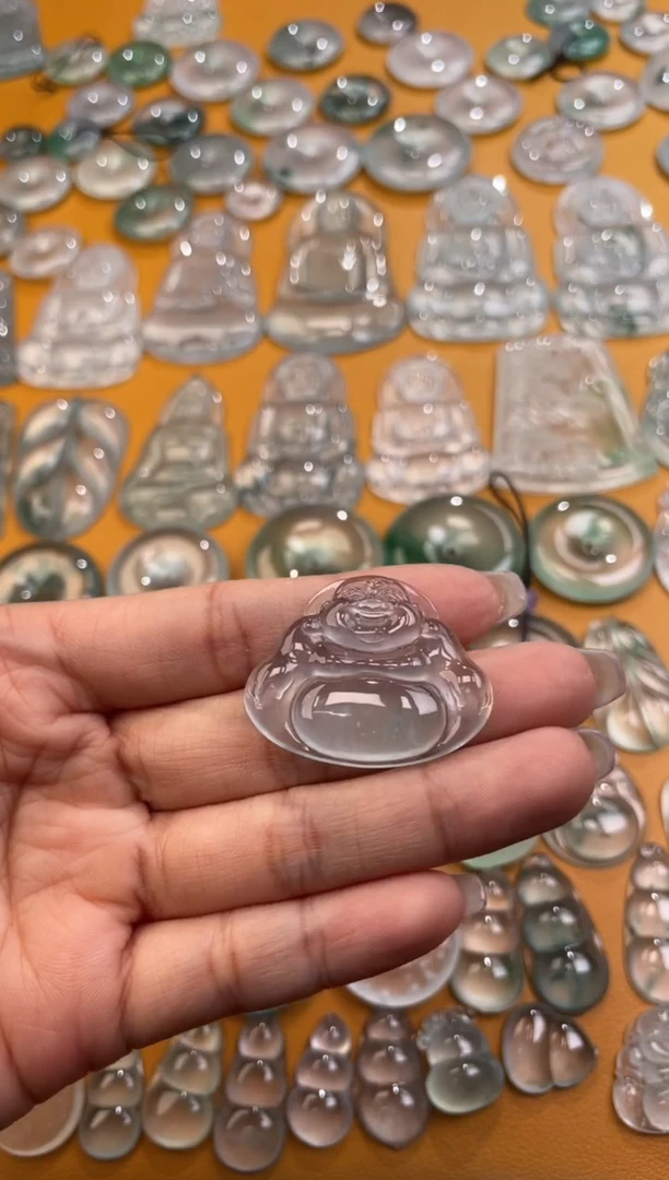 【闪购商品】翡翠吊坠(不含链)未镶嵌坐佛吊坠