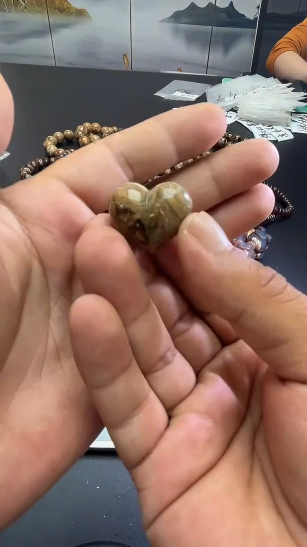 裸石琥珀未镶嵌53