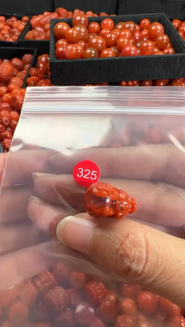 颈饰未镶嵌南红玛瑙1