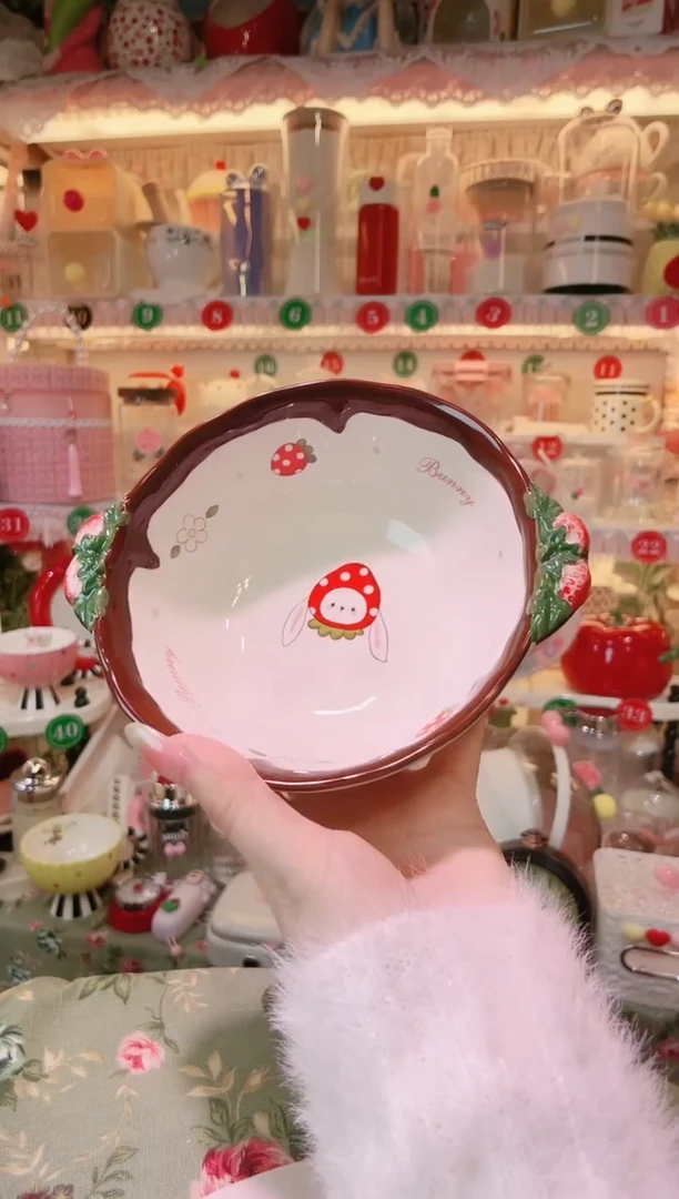 【闪购商品】摆件草莓兔碗品质好，发货快，放心拍