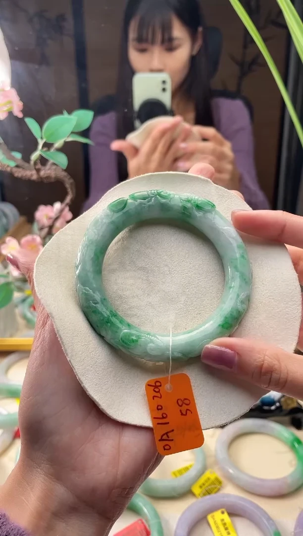 未镶嵌手镯翡翠赵****心翡翠手镯58
