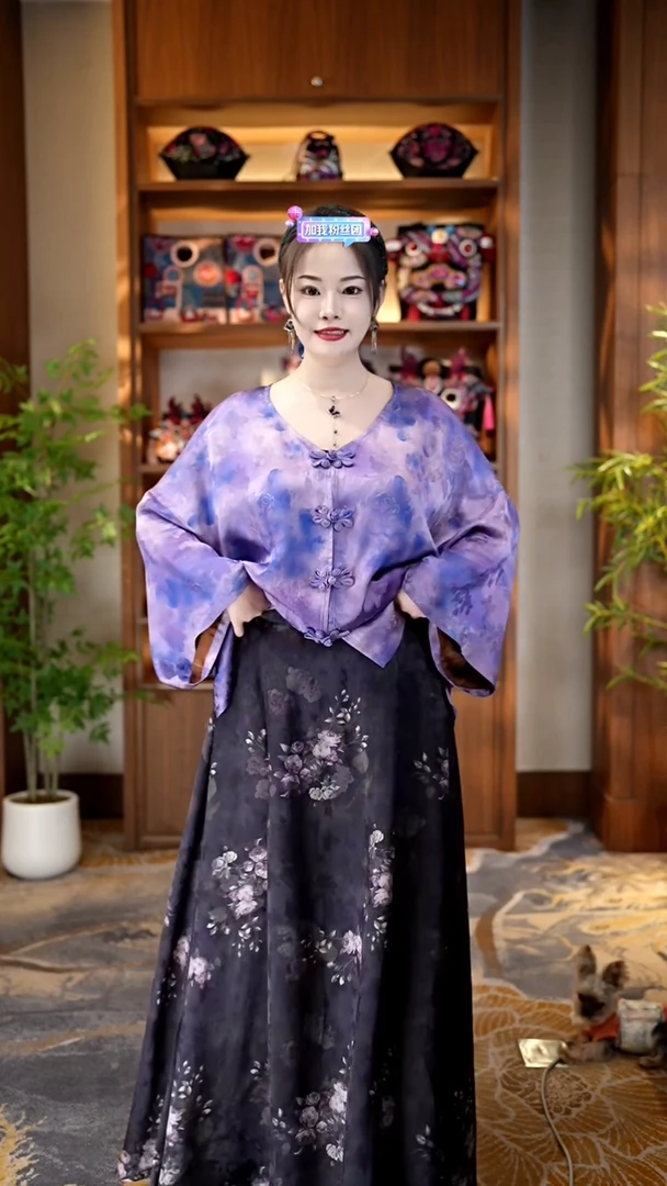 刺绣私人定制苗族手工裙子A9021