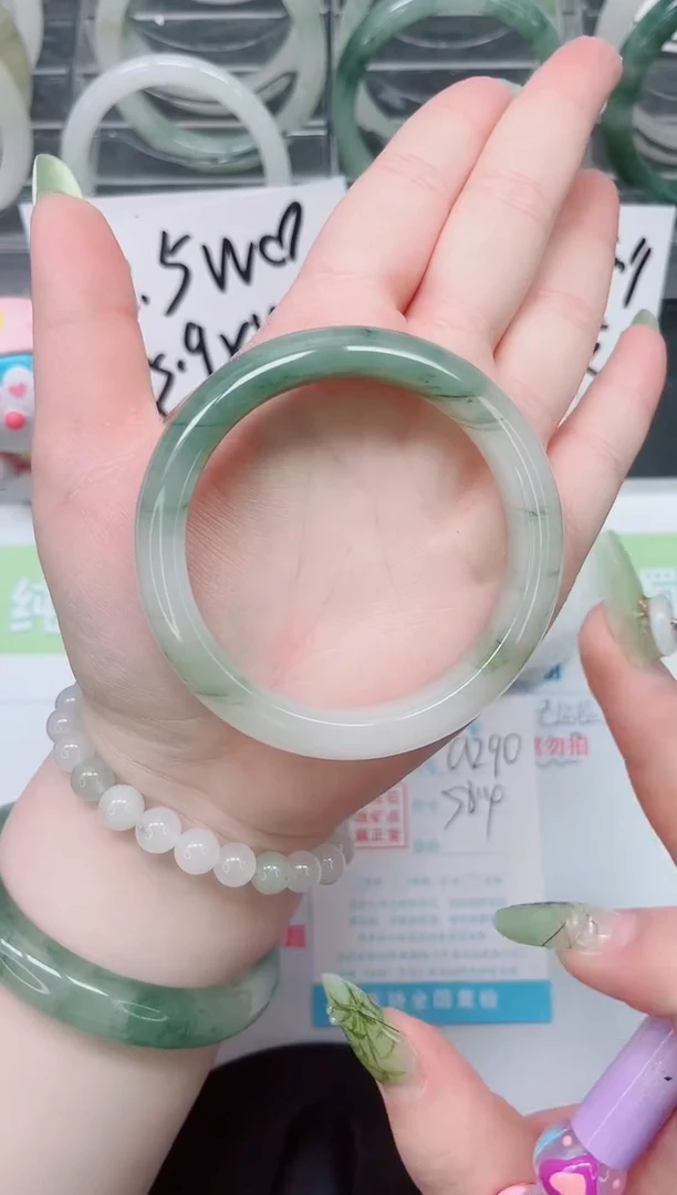 【闪购商品】石英质玉手镯未镶嵌a290