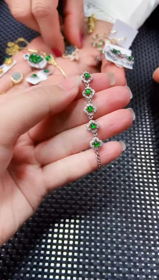 【闪购商品】翡翠手链未镶嵌11111111