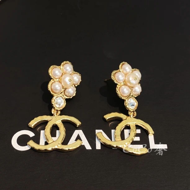 未使用 Chanel/香奈儿 精致时尚花花双C镶钻耳钉AA0059