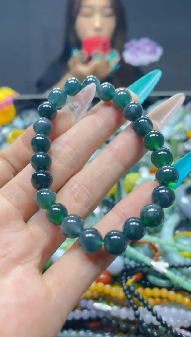 翡翠未镶嵌颈饰8MM/T/翡翠A货，一件也是批发价
