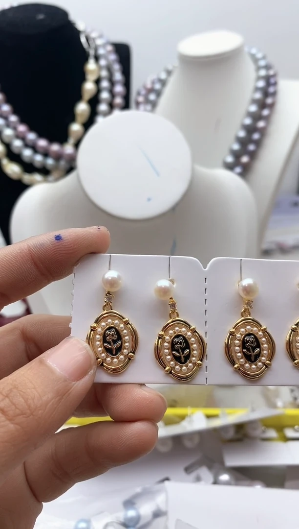 【闪购商品】淡水珍珠颈饰钛钢102