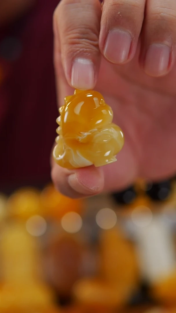 【闪购商品】蜜蜡颈饰未镶嵌焦皮料奶龙15.3