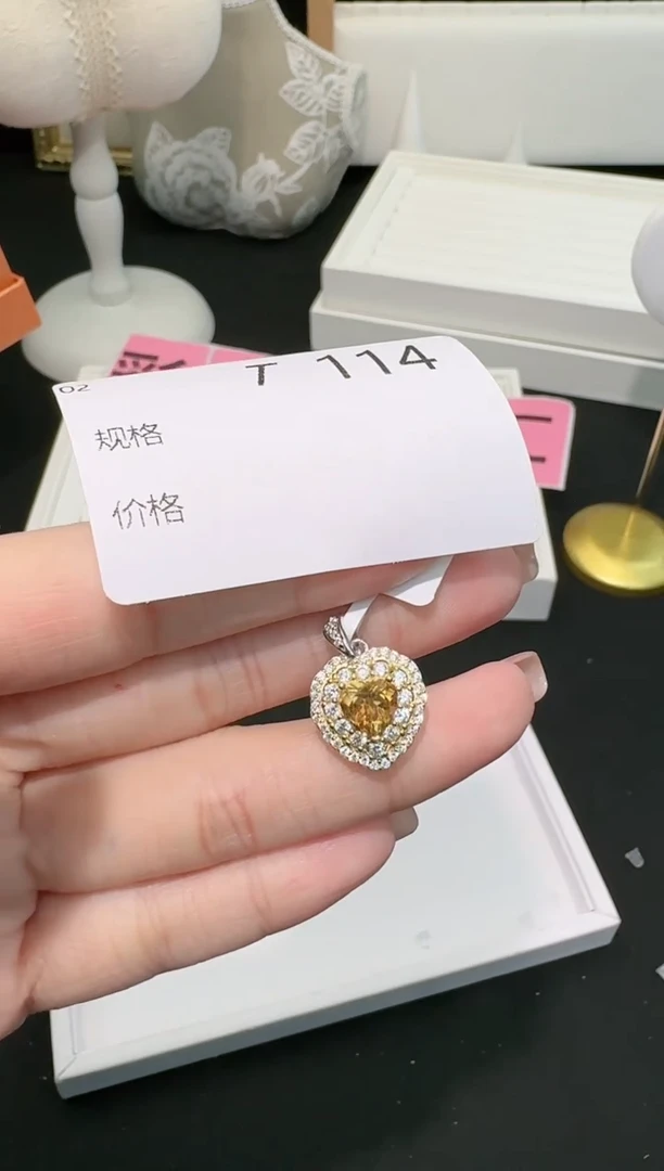 【闪购商品】水晶吊坠(不含链)银S925镶嵌多样性发一T114