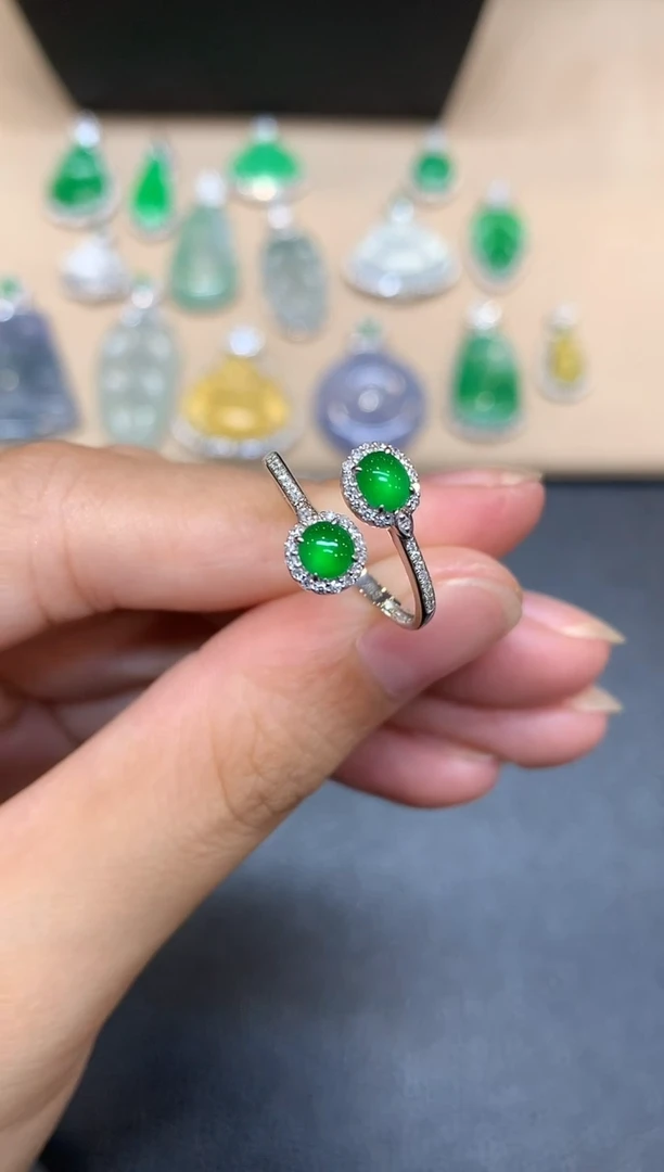 18K金镶嵌戒指翡翠蛋面【无服务费