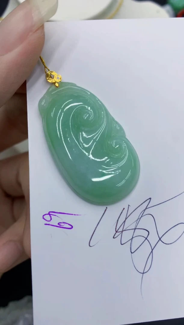 翡翠18K金镶嵌颈饰11111111111