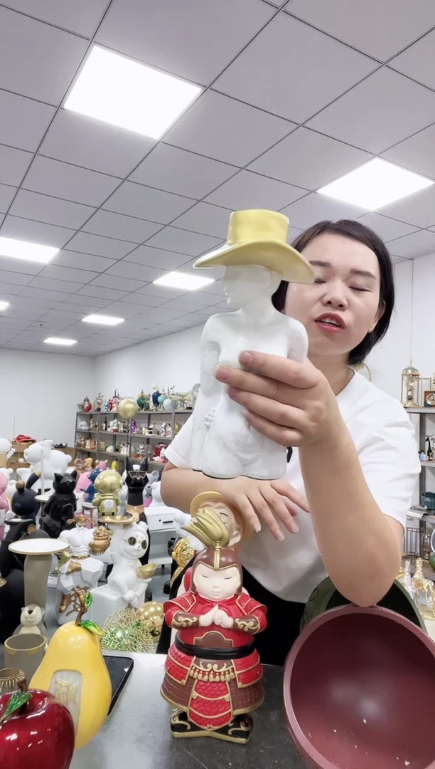 悦美帽子女孩白色