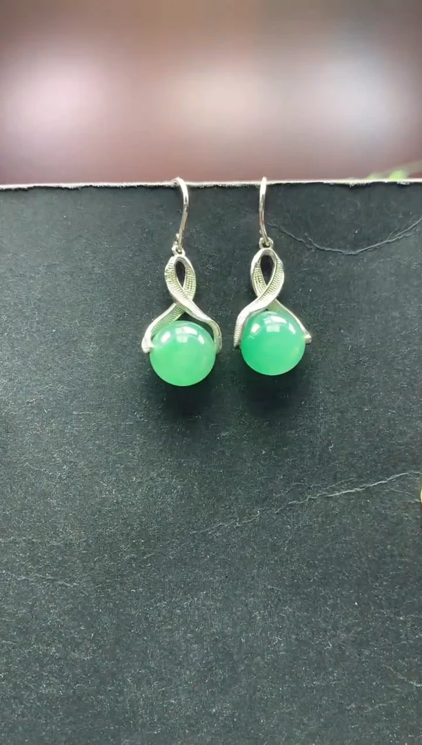 未镶嵌石英质玉耳坠耳坠