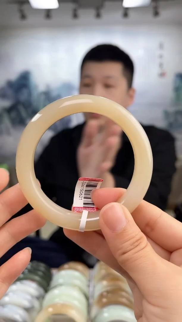 【闪购商品】和田玉手镯未镶嵌58+圈口0621