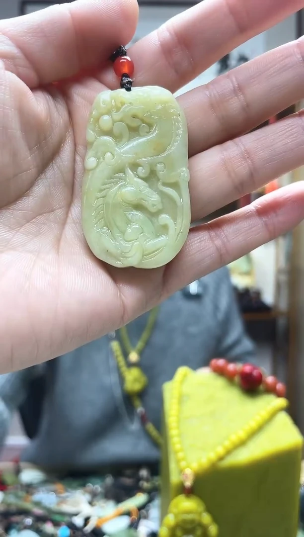 未镶嵌岫玉吊坠·