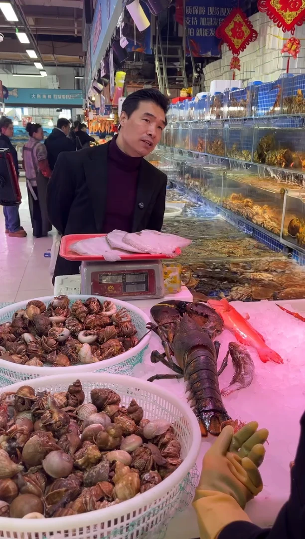 中国大陆断氧多宝鱼3条，3.8斤