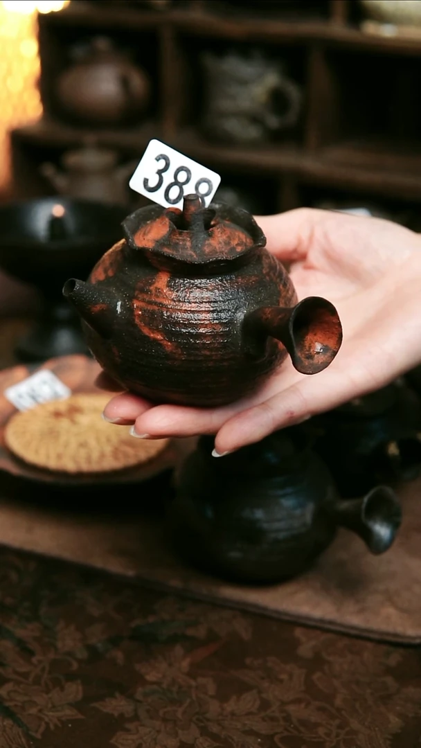 菩****1紫砂全手工侧把茶壶满容170毫升