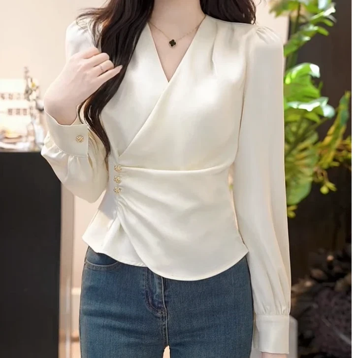 设计感缎面长袖打底衬衫女2025新款春季新款百搭时尚套头V领上衣