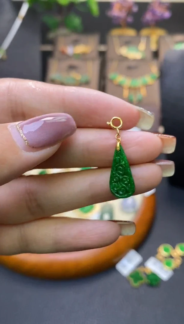 翡翠18K金镶嵌颈饰净货13606