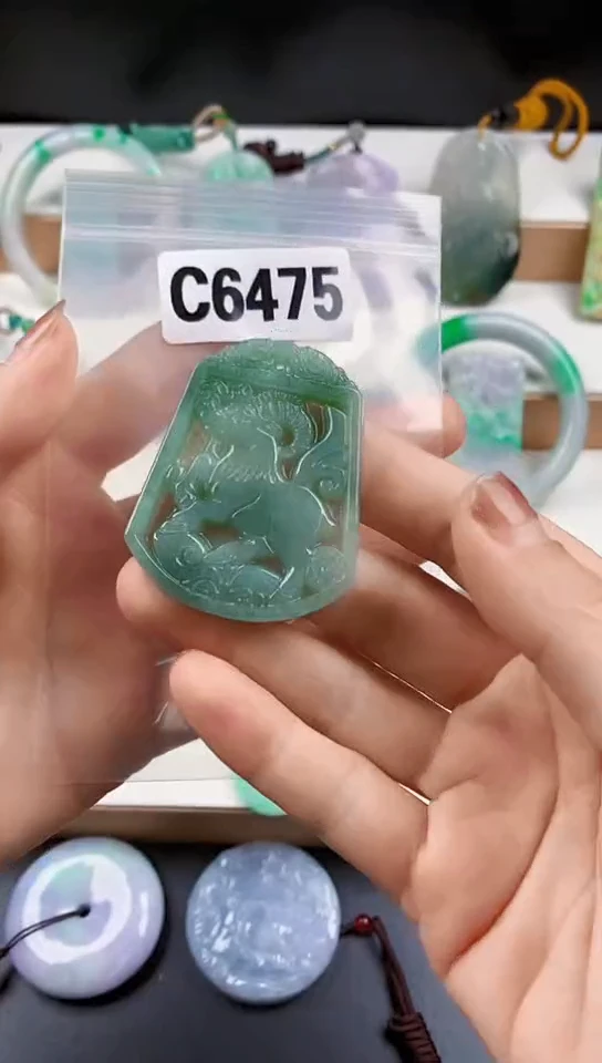 颈饰未镶嵌翡翠天然翡翠吊坠挂件