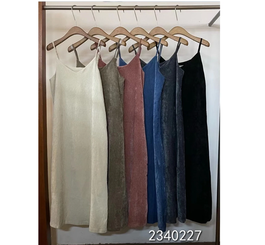 小妳XiaoNi———（冬款灯芯绒吊带连衣裙2340227）