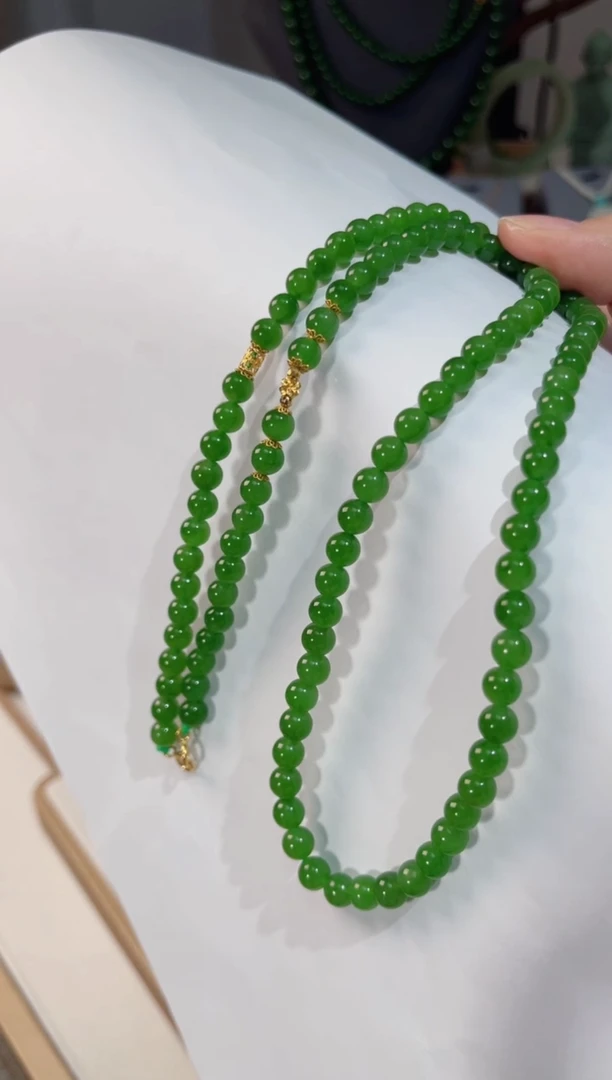 颈饰18K金镶嵌和田玉6mm