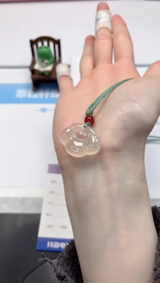 【闪购商品】石英质玉手镯未镶嵌小锁