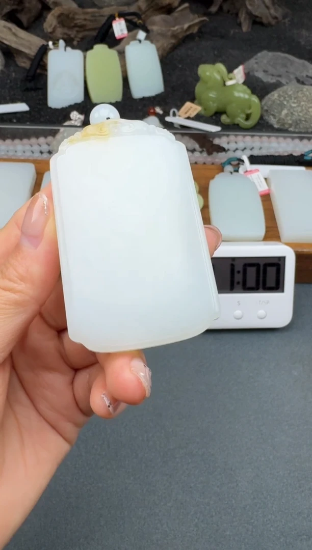 颈饰未镶嵌和田玉3