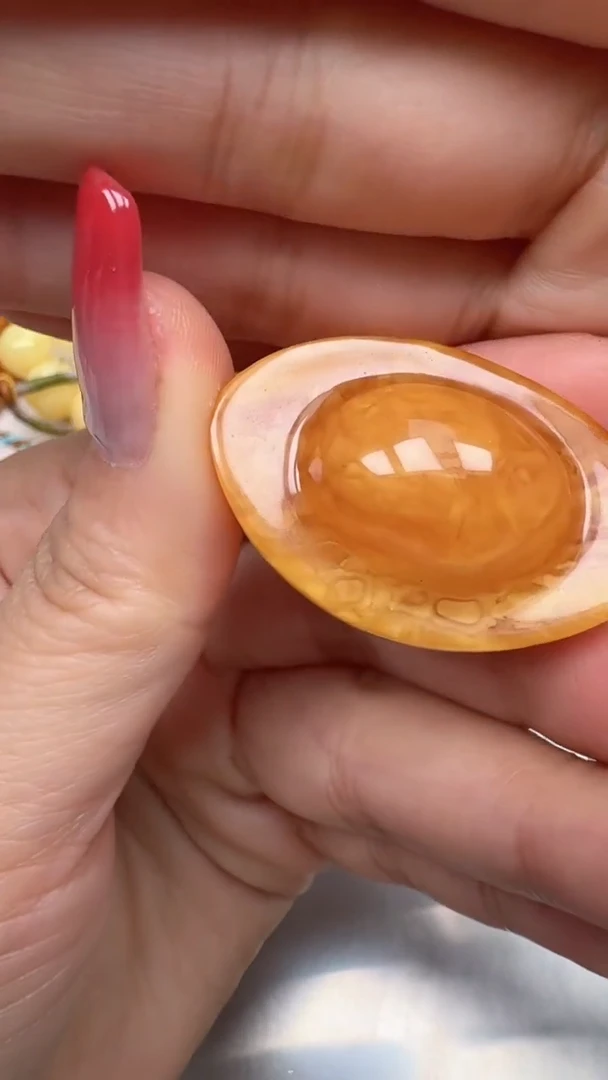 裸石琥珀未镶嵌如图