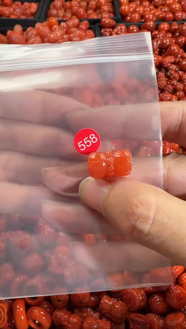 颈饰未镶嵌南红玛瑙1