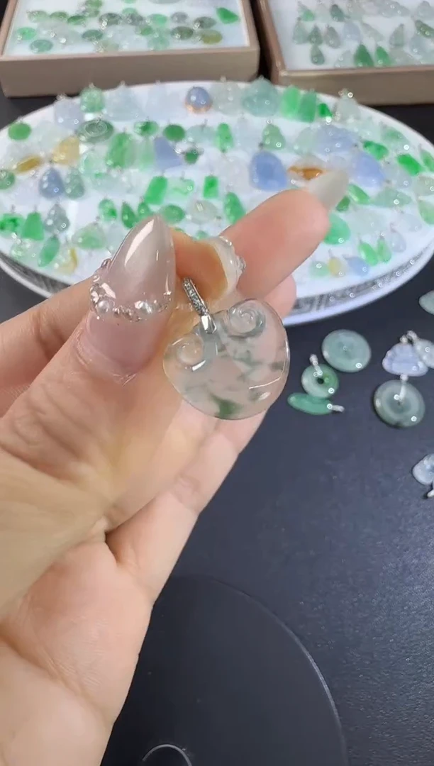 颈饰18K金镶嵌翡翠H1204-1501-512