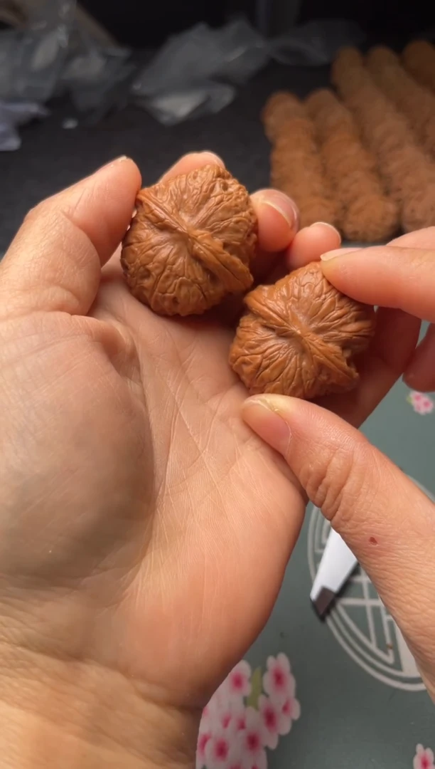 把件文玩核桃w12  血麒麟  35尺