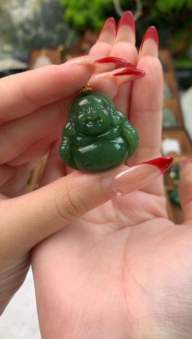 颈饰未镶嵌和田玉吊坠