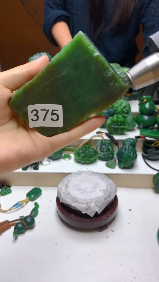 未镶嵌和田玉（碧玉）珠宝半成品0