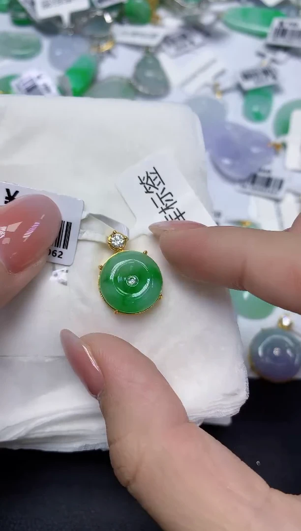 颈饰未镶嵌翡翠天然缅甸翡翠A货多样性发一件
