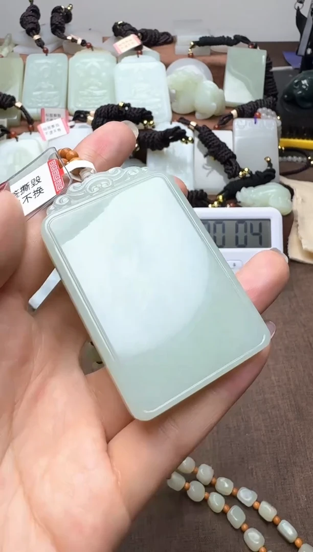 颈饰未镶嵌和田玉1