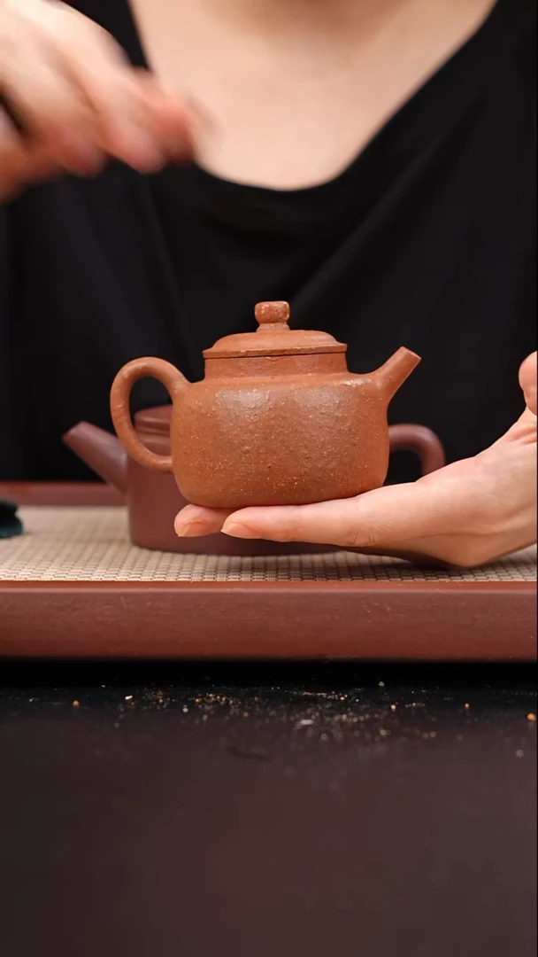 茶壶紫砂红降坡8目折肩德钟140cc张涛