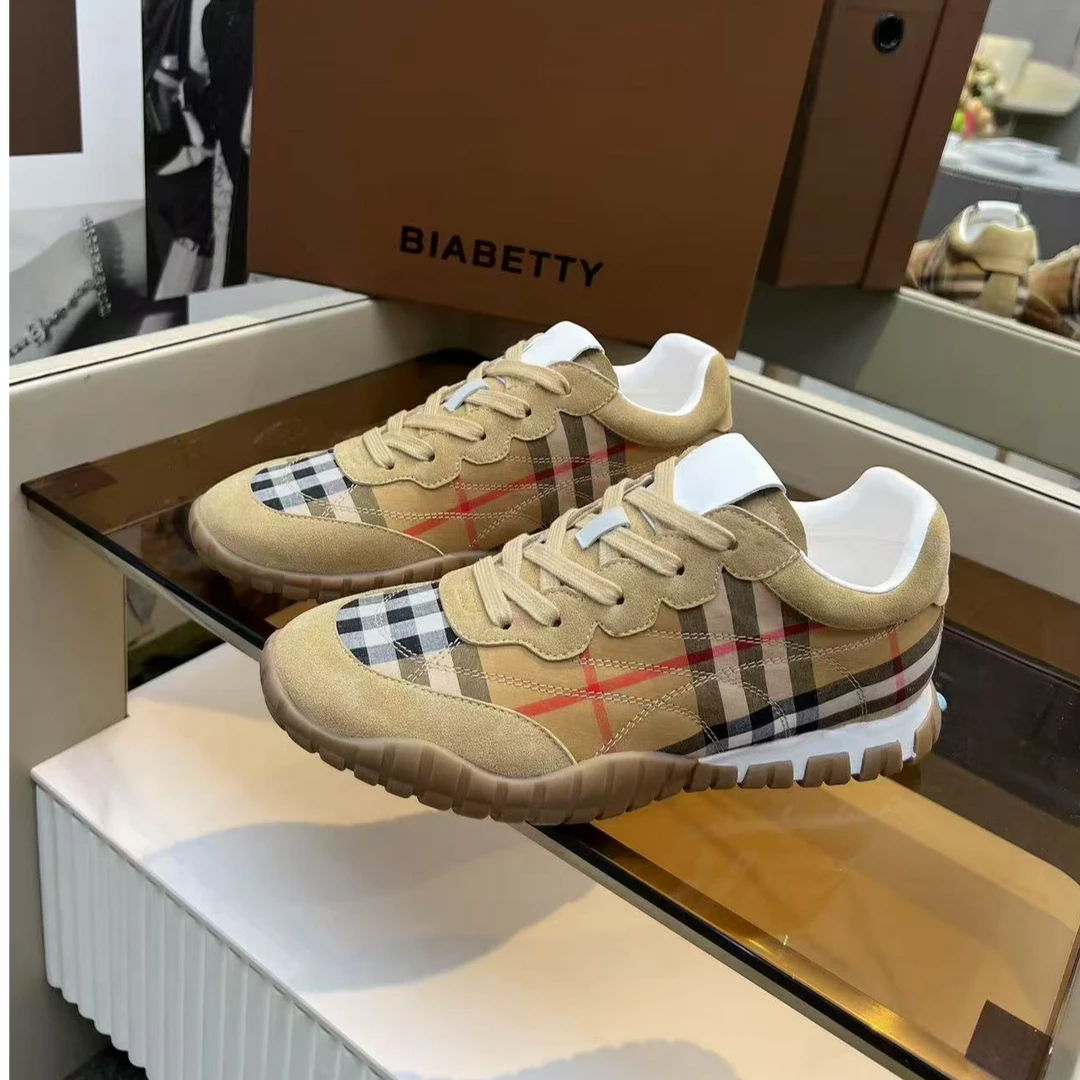 新款时尚潮流经典百搭舒适透气平底德训真皮配格子女士单鞋25831