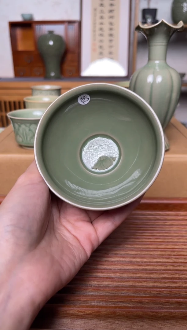 瓷器462纯手工秘色毗卢钵  微瑕