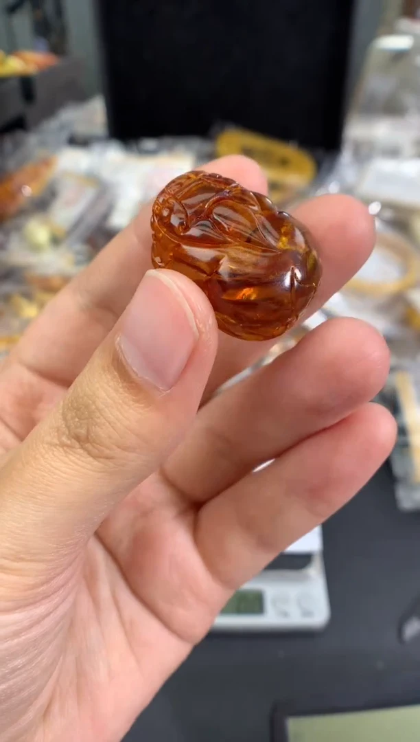 蜜蜡未镶嵌珠宝奇石1