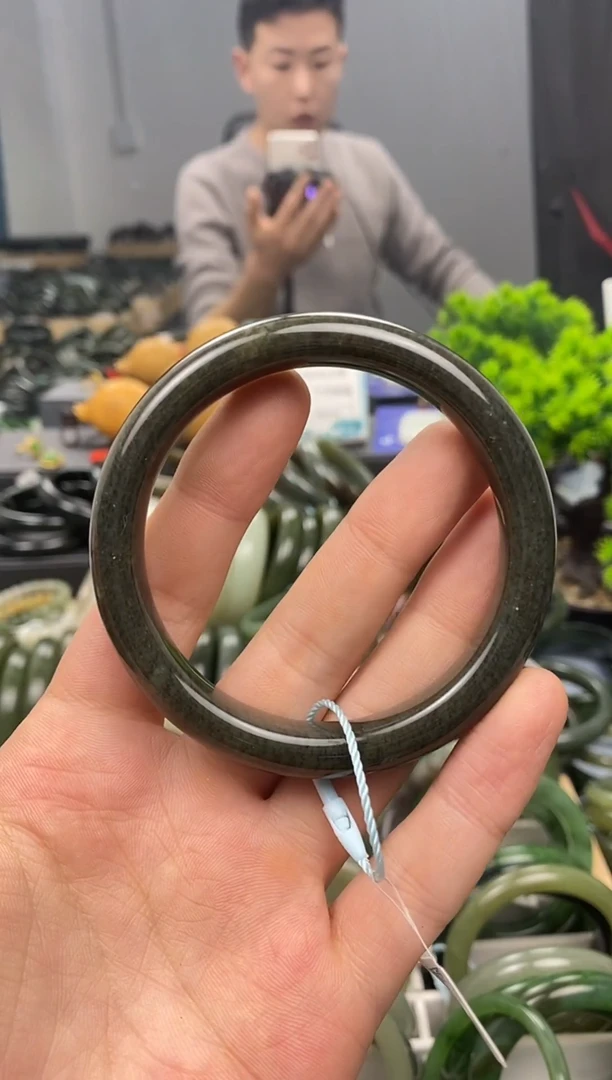 未镶嵌手镯和田玉60.2