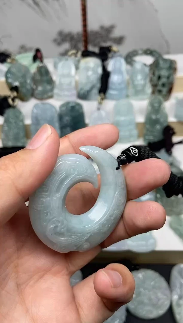 颈饰未镶嵌翡翠时来运转