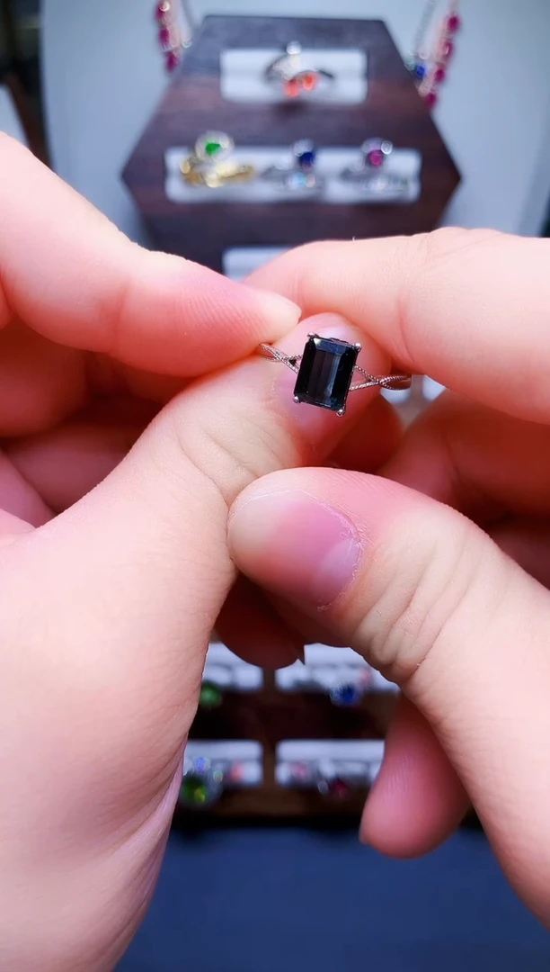 【闪购商品】碧玺戒指银S925镶嵌............