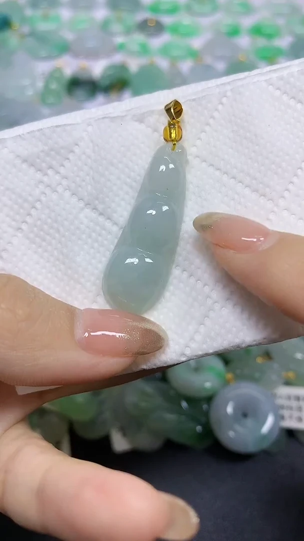 颈饰未镶嵌翡翠A货