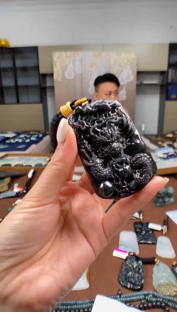 颈饰未镶嵌翡翠多样性发其一