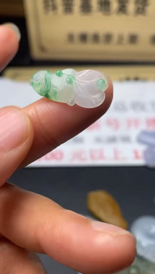 定制翡翠未镶嵌翡翠毛货多样性发其一
