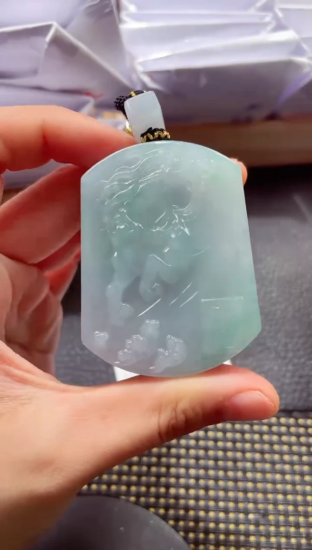 颈饰未镶嵌翡翠 000111